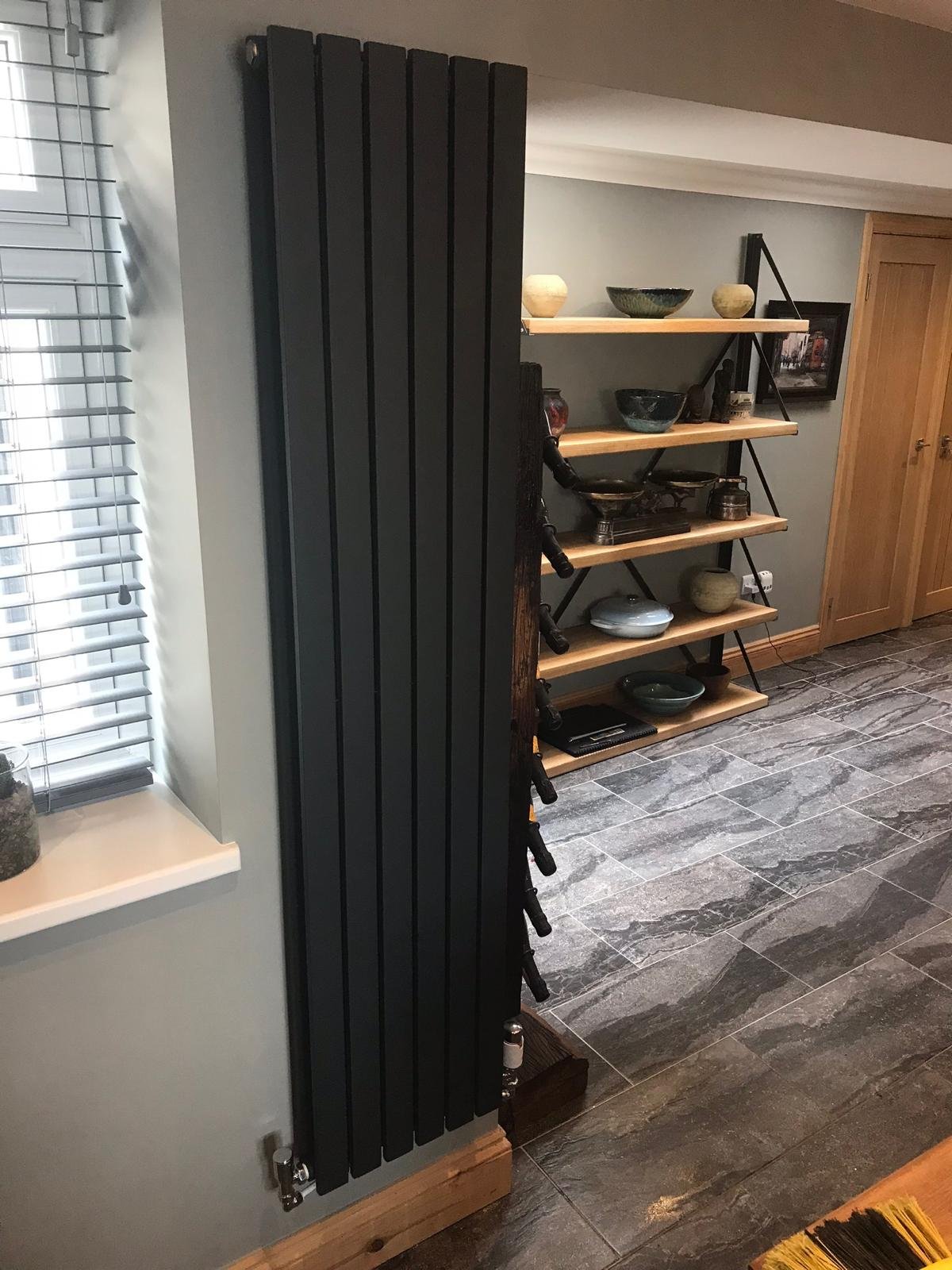 Vertical designer radiator